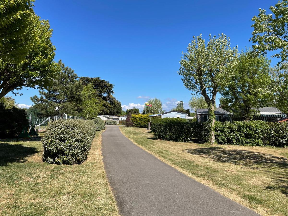 Camping Le Village De La Mer Les Moutiers Luaran gambar